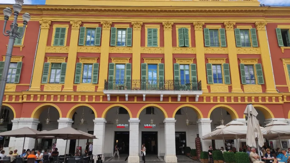 Фестиваль лимонов в Ментоне и карнавал в Ницце