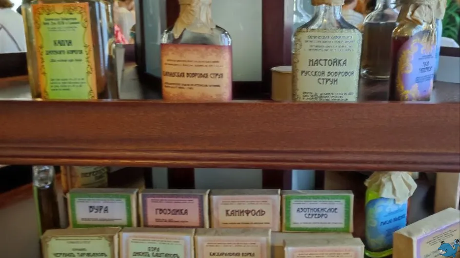 Секреты красоты: история косметики в старинной аптеке Пеля