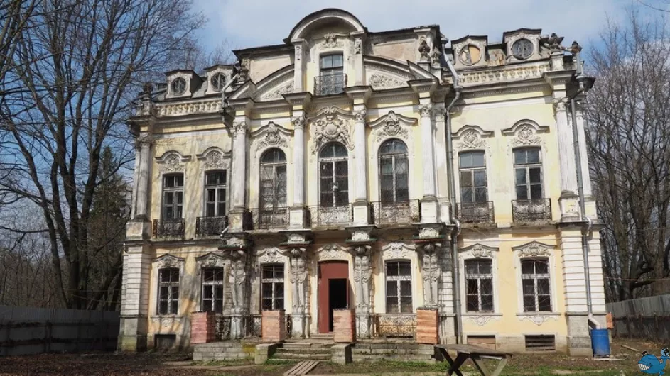 Архитектура Бенуа в Петергофе
